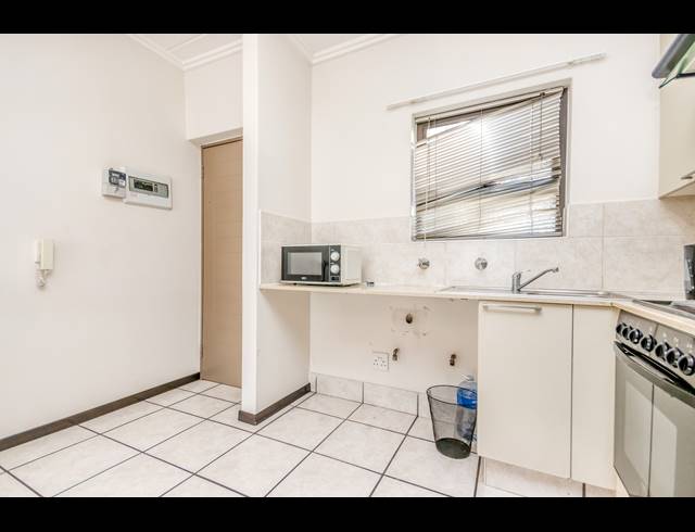 1 BEDROOM APARTMENT FOR SALE IN PAULSHOF
